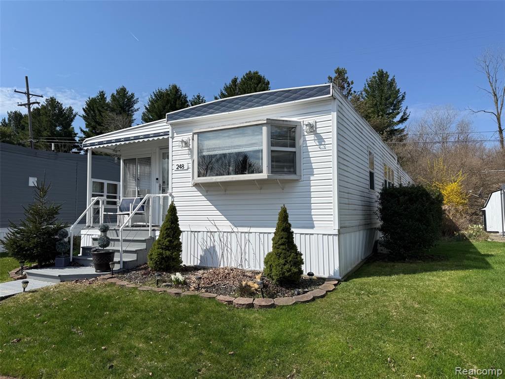 248 shoreline DR W., Port Sanilac, MI 48469 — Photo 2