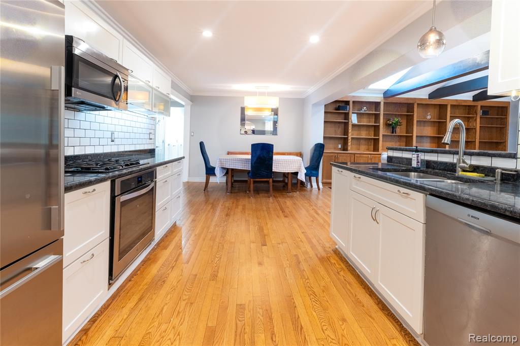 6655 Norton Drive, Troy, MI 48085 — Photo 11