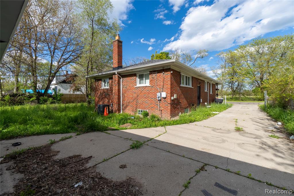 18445 Helen Street, Detroit, MI 48234 — Photo 24