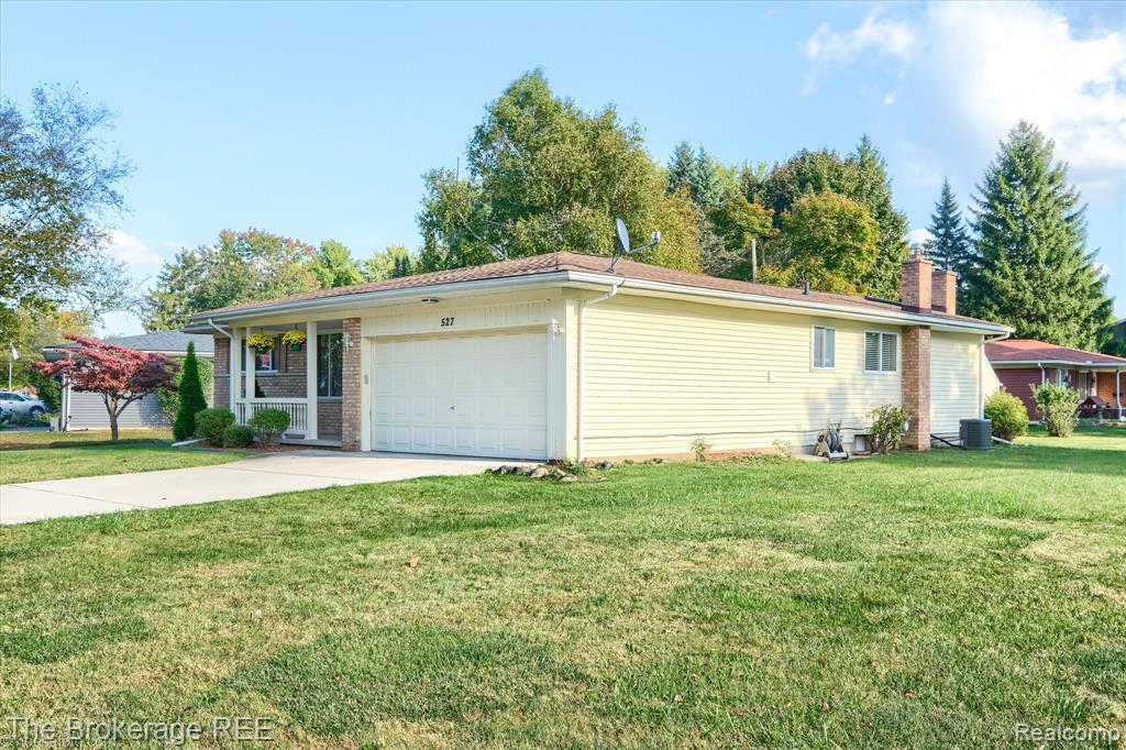 527 Amesbury Drive, Davison, MI 48423 — Photo 3