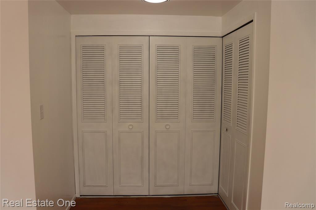 8256 Karam Boulevard, Warren, MI 48093 — Photo 17