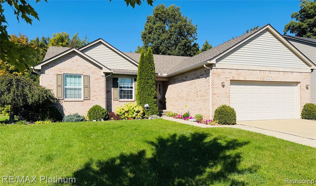1524 Baypointe Circle, Grand Blanc, MI 48439