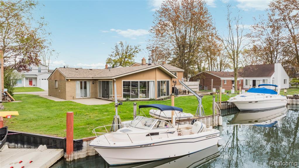38027 Mallast Street, Harrison Township, MI — Photo 39