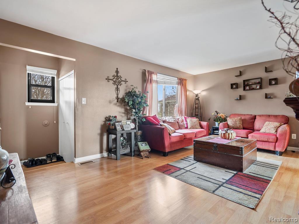 4872 LORE Drive, Waterford, MI 48329 — Photo 5