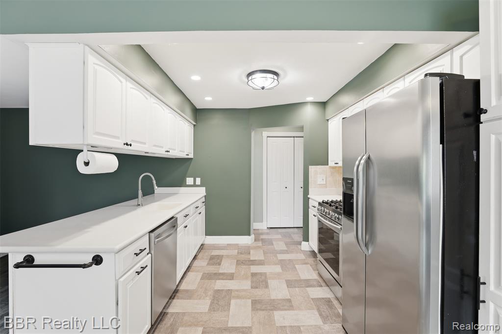 4680 Forest Lane, Trenton, MI 48183 — Photo 15