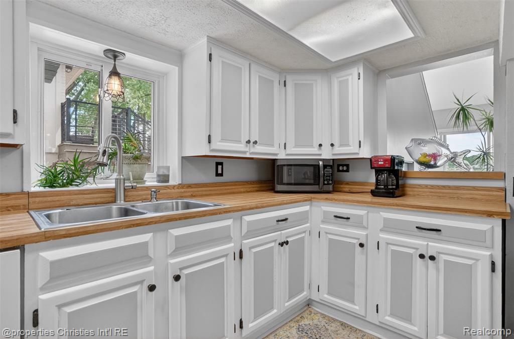 10219 Lakeside Drive, White Lake, MI — Photo 34