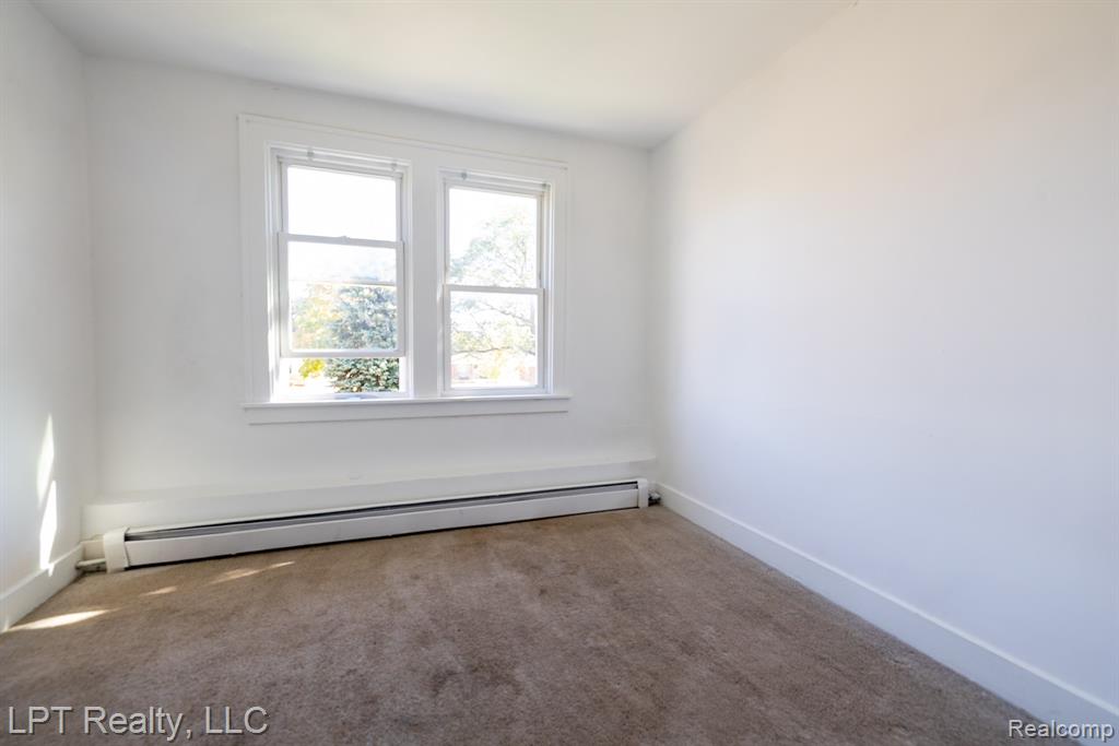 6015 Mayburn Street W, Dearborn Heights, MI 48127 — Photo 11