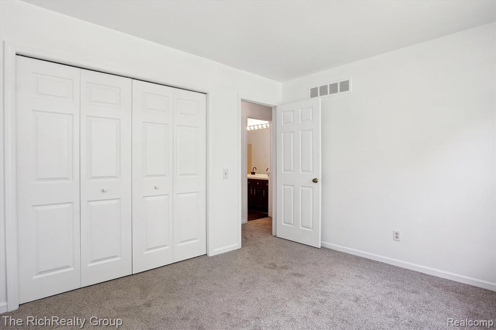 46471 Doubletree Road, Canton, MI 48187 — Photo 33