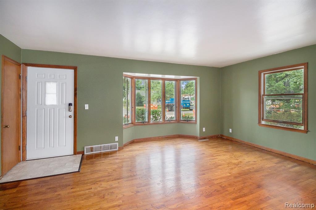 4172 Dallas Avenue, Holt, MI 48842 — Photo 3