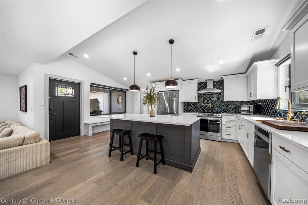4421 W MAPLE Road, Bloomfield Hills, MI 48301 — Photo 7