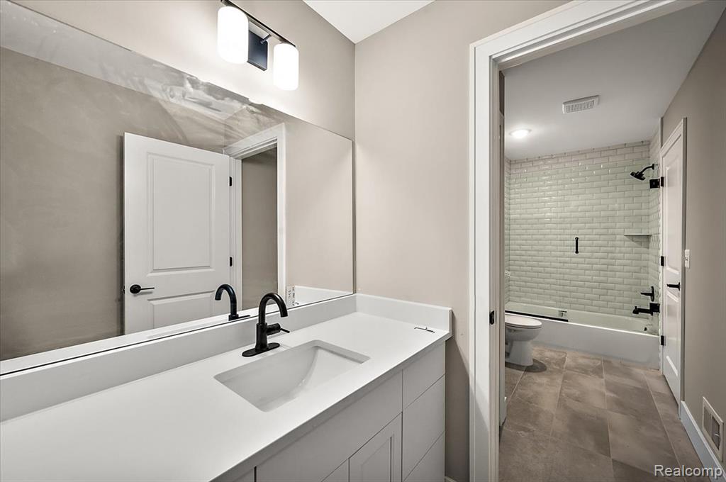 24021 Sawgrass Drive, Macomb, MI 48042 — Photo 56