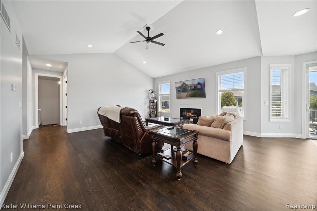 7804 Yorkshire Drive, Almont, MI 48003 — Photo 11