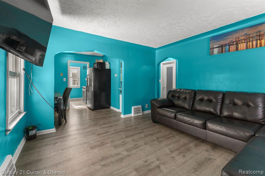 9069 Pierson Street, Detroit, MI 48228 — Photo 2