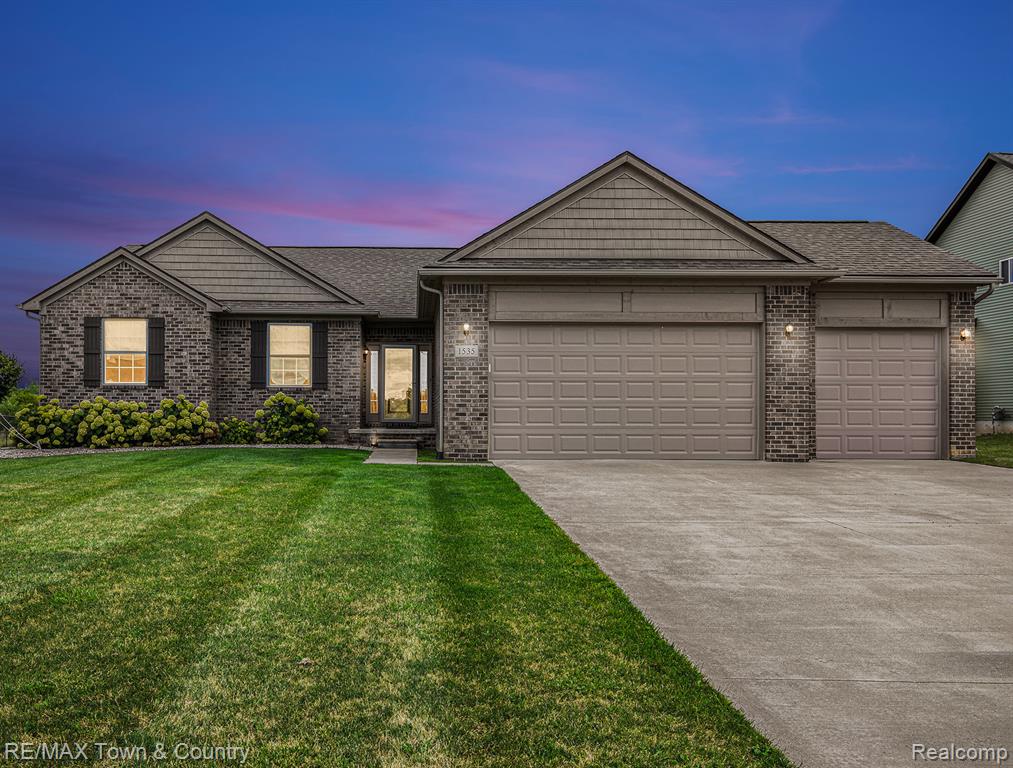 1535 Woodlake Lane, Grand Blanc, MI 48439 — Photo 33