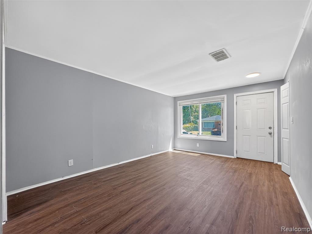 7161 Varjo Street, Hamtramck, MI 48212 — Photo 4