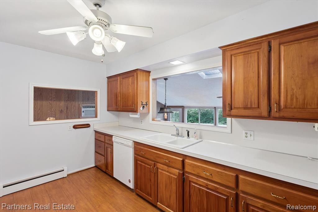 6505 Strawberry Lake Road, Hamburg, MI — Photo 19