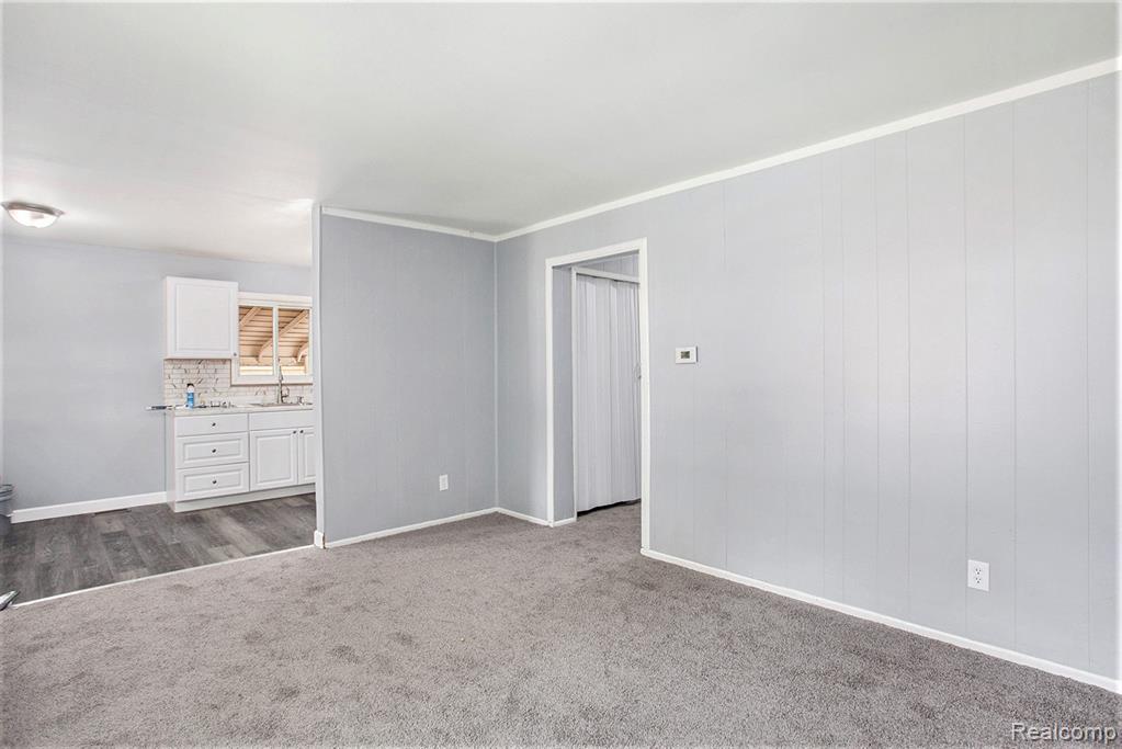 61 N Tasmania Street, Pontiac, MI 48342 — Photo 3