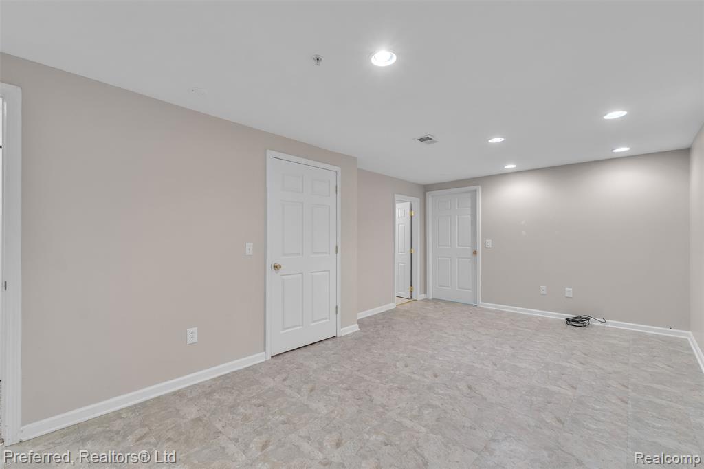 635 Constitution Street, Canton, MI 48188 — Photo 27