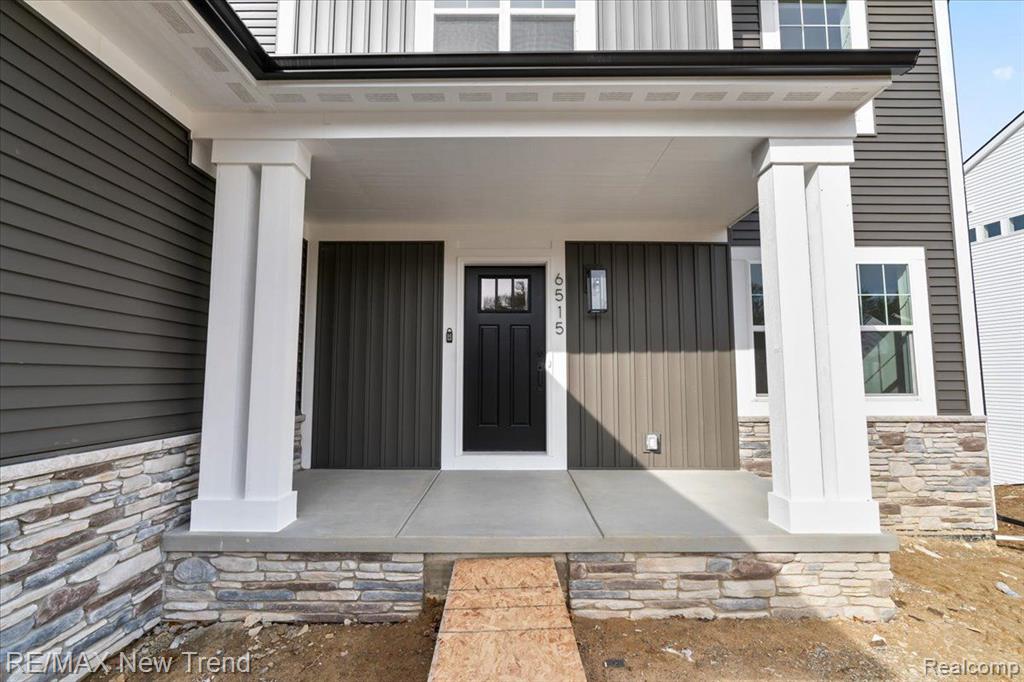 6515 CAMBRIDGE Circle, Clarkston, MI — Photo 35