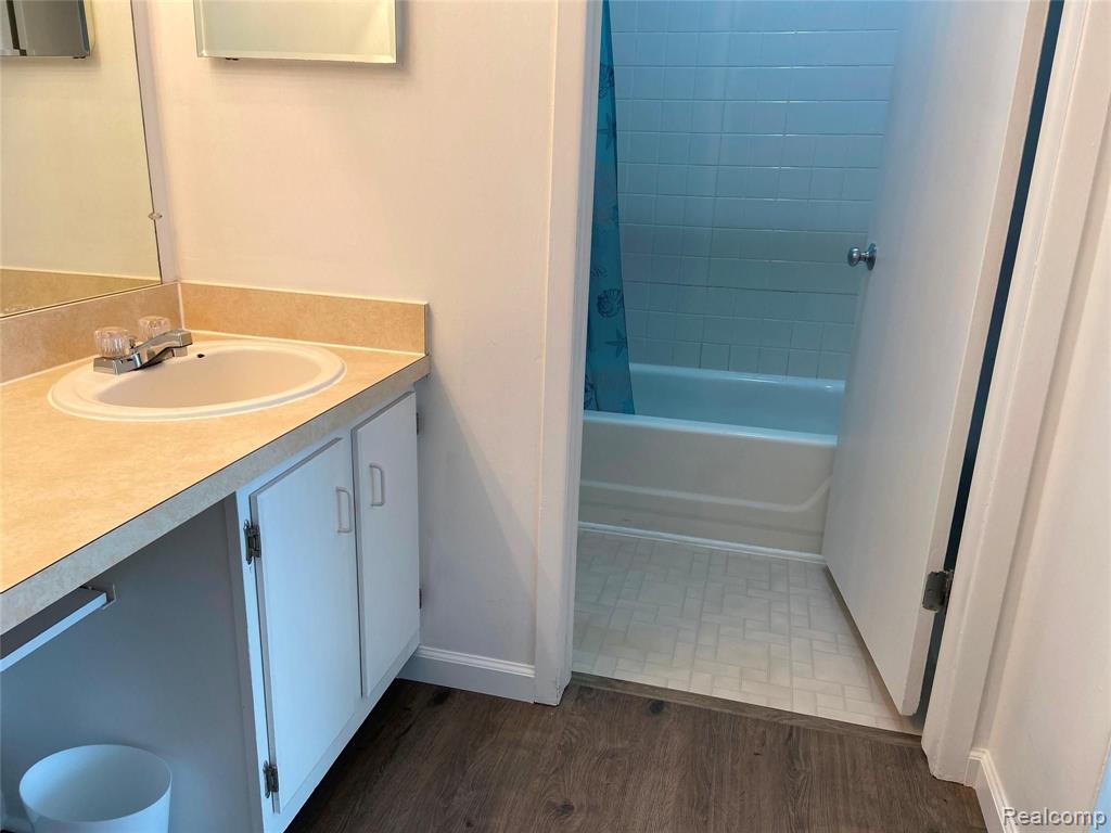816 BLOOMFIELD VILLAGE Boulevard, Auburn Hills, MI 48326 — Photo 12