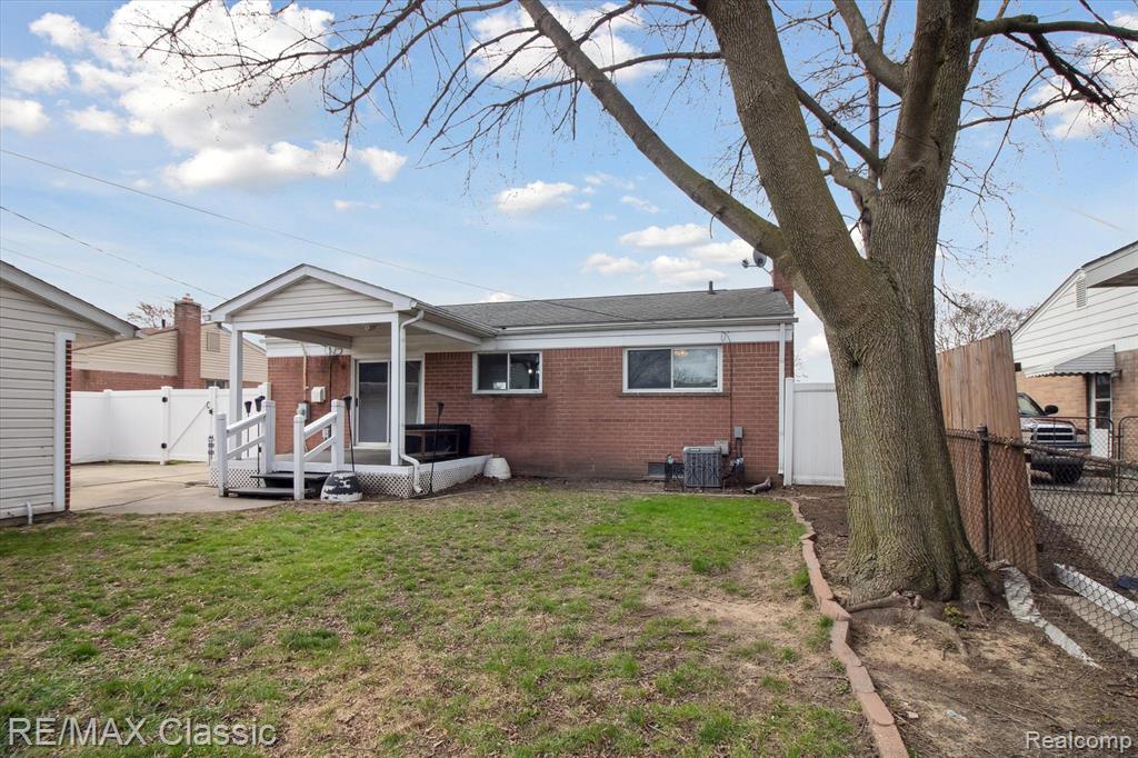 832 VAN SULL Street, Westland, MI — Photo 36