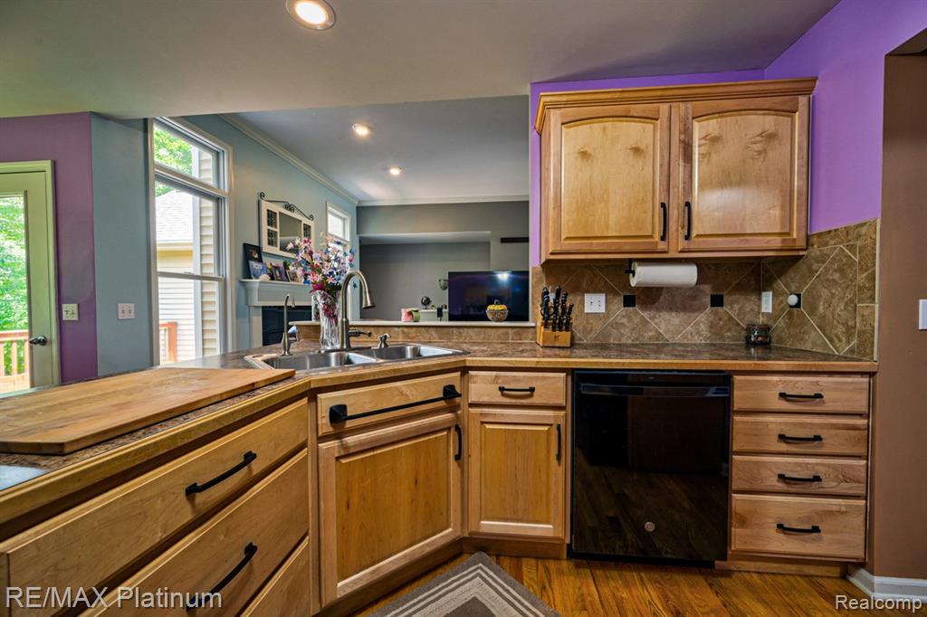 5512 Hidden Oaks Circle, Linden, MI 48451 — Photo 12