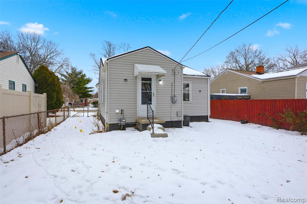 4654 Gloria Street, Wayne, MI 48184 — Photo 15