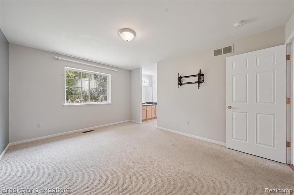 9088 Posey Drive, Whitmore Lake, MI 48189 — Photo 30