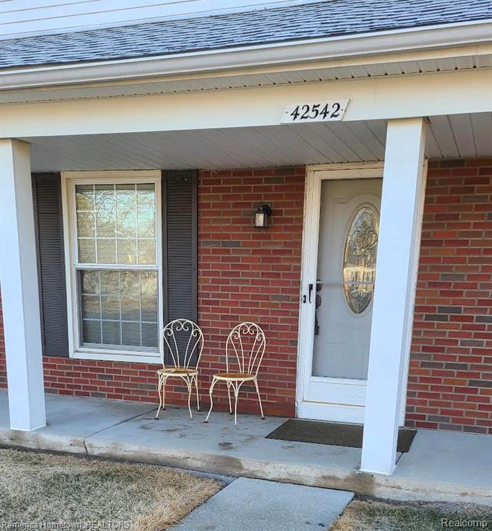 42542 Saratoga Road, 26, Canton, MI 48187 — Photo 2