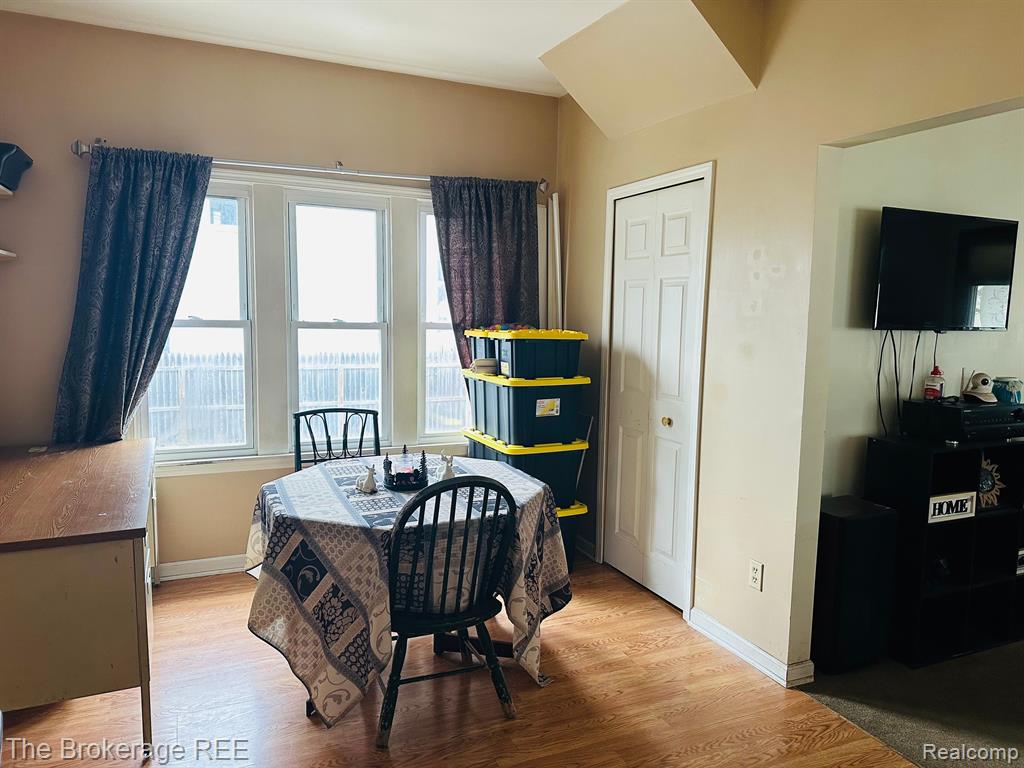 538 W STEWART Street, Owosso, MI 48867 — Photo 8