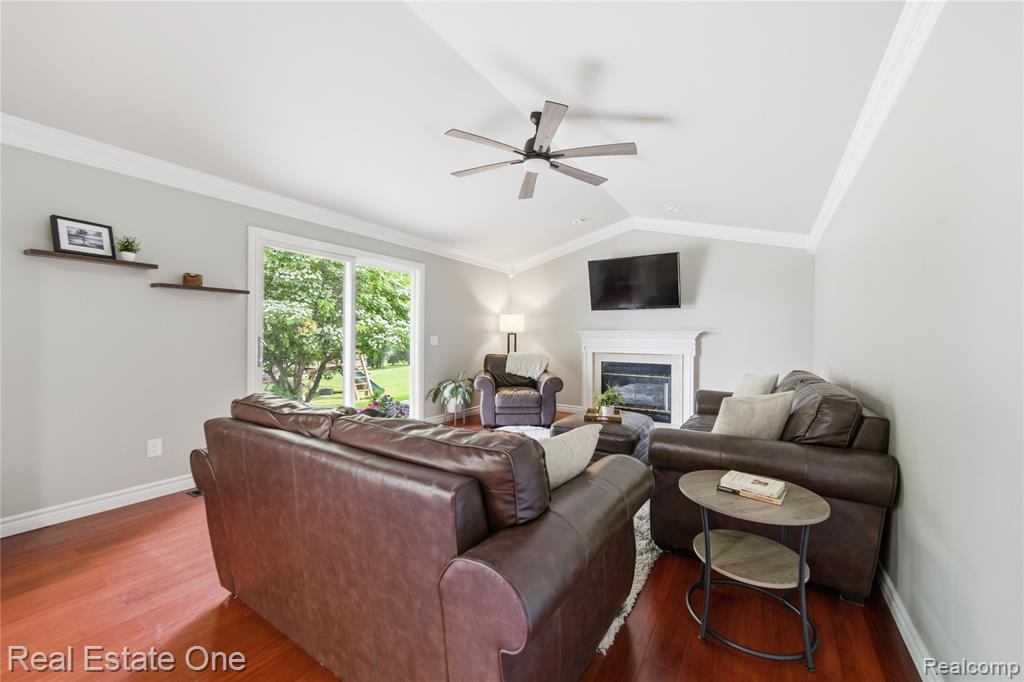 219 Briarwood Drive, Highland, MI — Photo 19