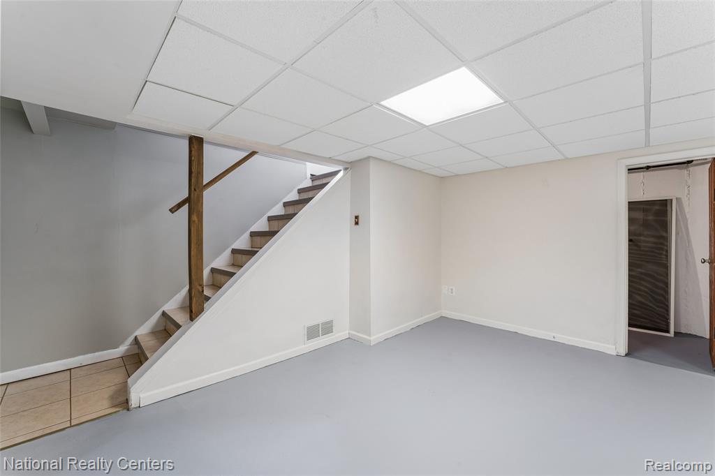 8108 Whitefield Street, Dearborn Heights, MI 48127 — Photo 14