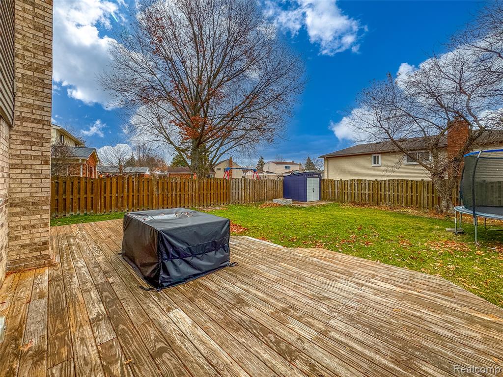 3960 Kings Point Drive, Troy, MI 48083 — Photo 29