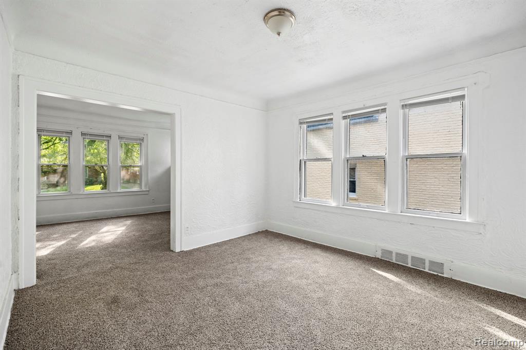 5261 Lakeview Street, Detroit, MI 48213 — Photo 16