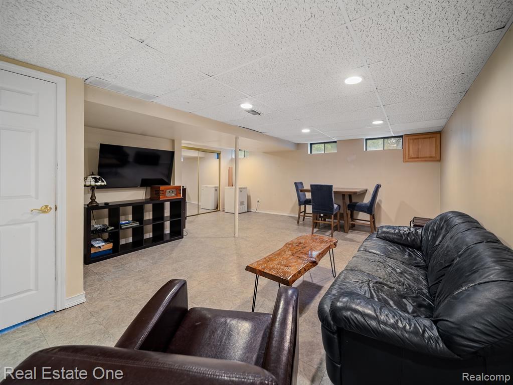 5219 PINE HILL Circle, Howell, MI 48843 — Photo 18