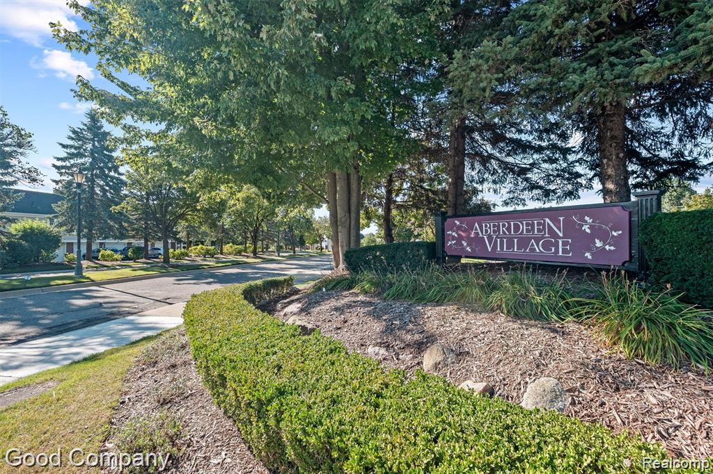 56468 Chesapeake Trail, Shelby Twp, MI 48316 — Photo 2