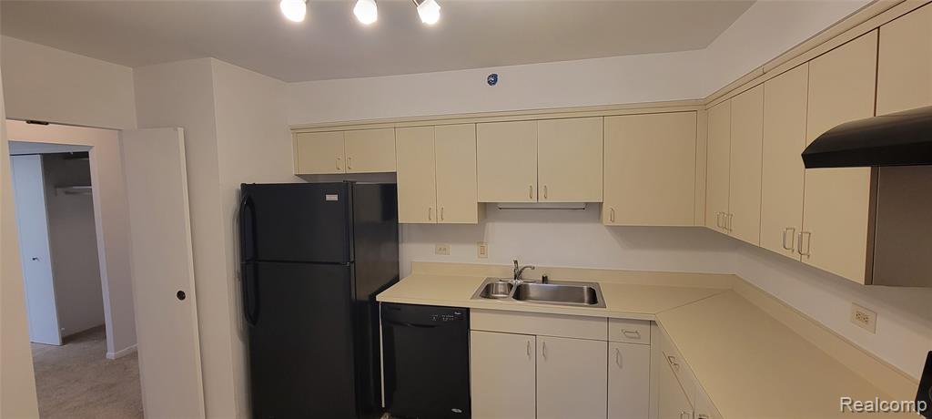 5000 Towncenter Center, Southfield, MI 48075 — Photo 15