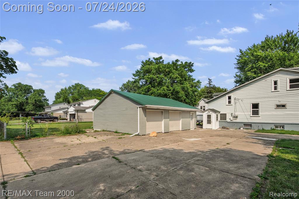19615 Eastwood Drive, Harper Woods, MI 48225 — Photo 50