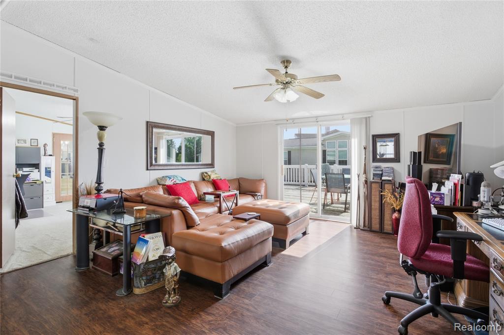 9857 Rembrandt Way, Fenton, MI 48430 — Photo 19