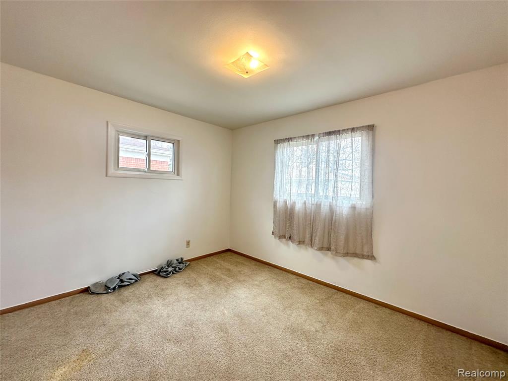 6644 Cronin Drive, Dearborn Heights, MI 48127 — Photo 13