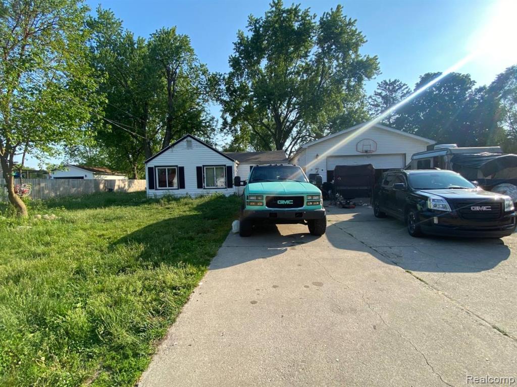 5632 Hughes Road, Lansing, MI 48911 — front exterior