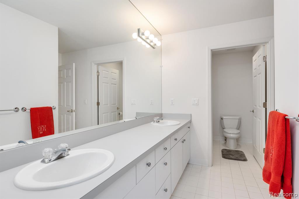 6681 Box Wood Court, West Bloomfield, MI — Photo 25