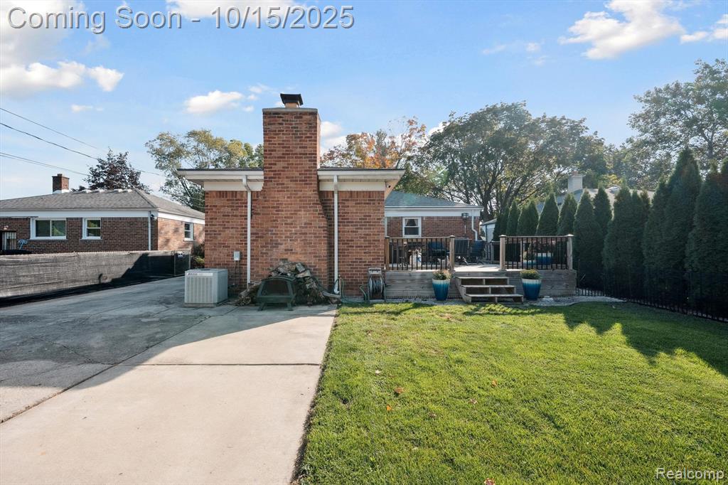 9931 E Clements Circle, Livonia, MI 48150 — Photo 41