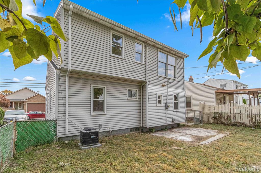 658 6th Street, Wyandotte, MI 48192 — Photo 27