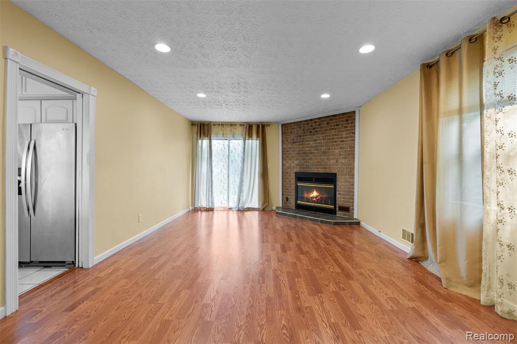 750 W Square Lake Road, Troy, MI 48098 — Photo 14