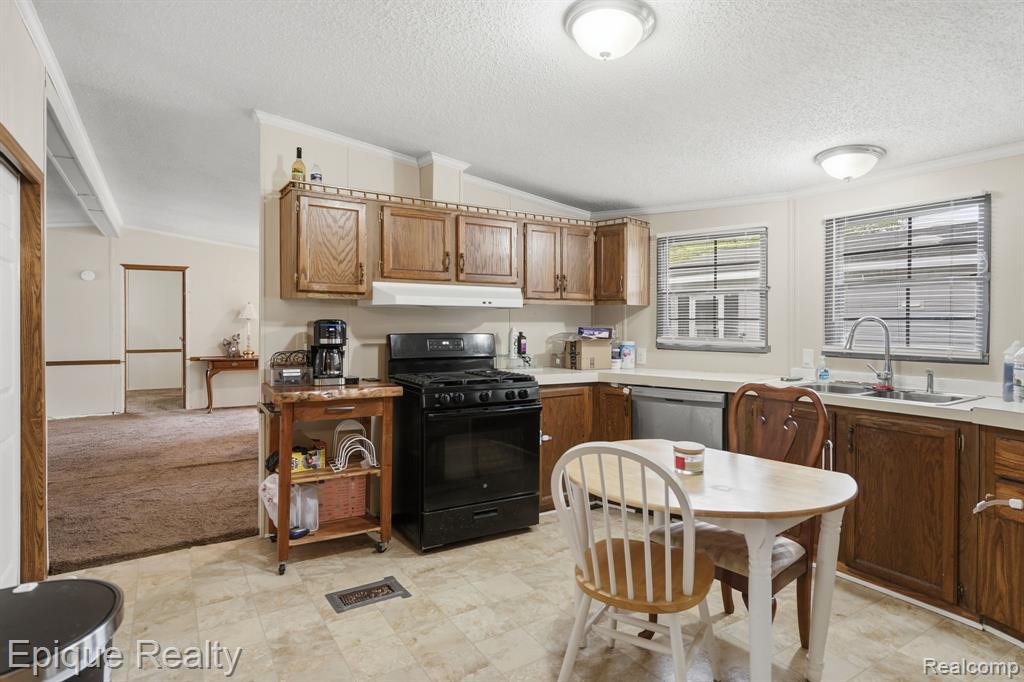 466 Turquoise Drive, Whitmore Lake, MI 48189 — Photo 11