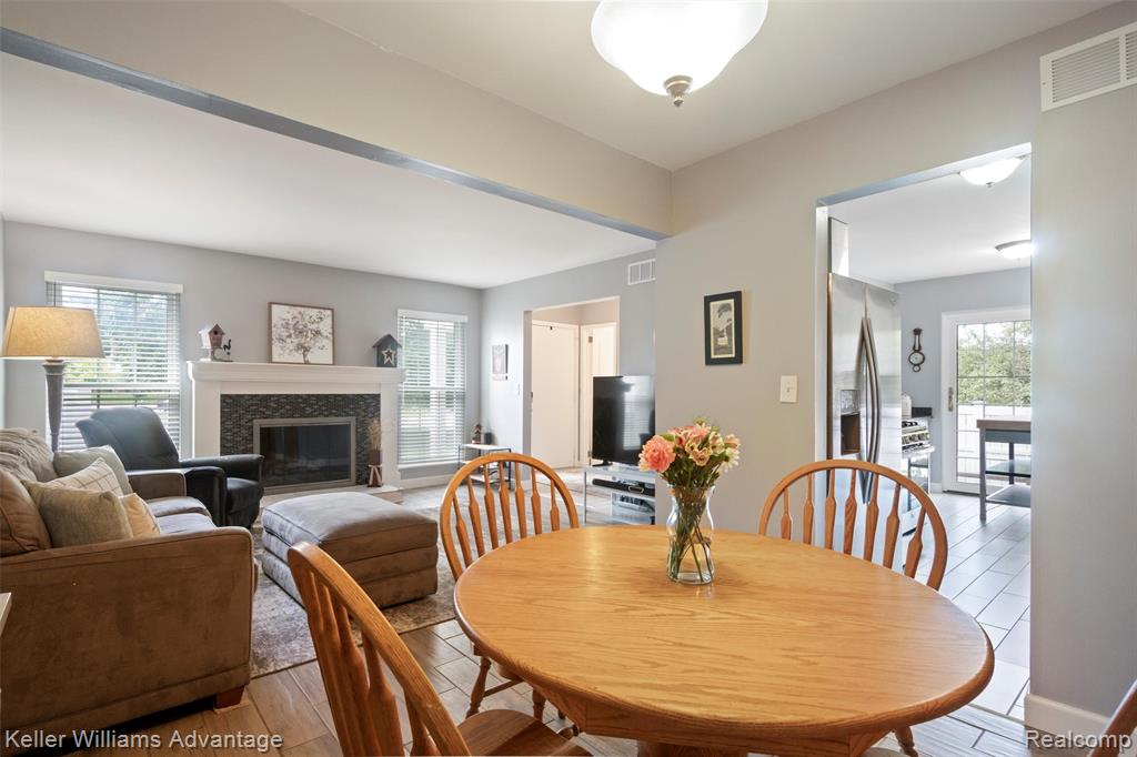 42105 Roscommon Street, Novi, MI 48167 — Photo 14