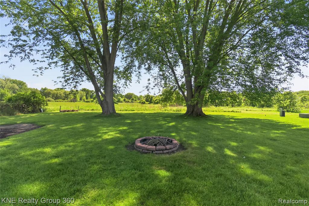 672 Red Oaks Drive, Howell, MI 48843 — Photo 34