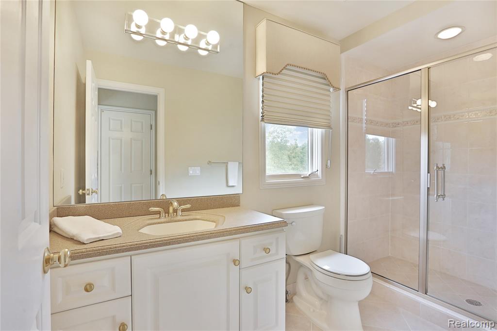 5826 Murfield Drive, Rochester, MI 48306 — Photo 37