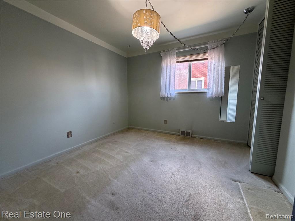 6251 N Charlesworth Street, Dearborn Heights, MI 48127 — Photo 18
